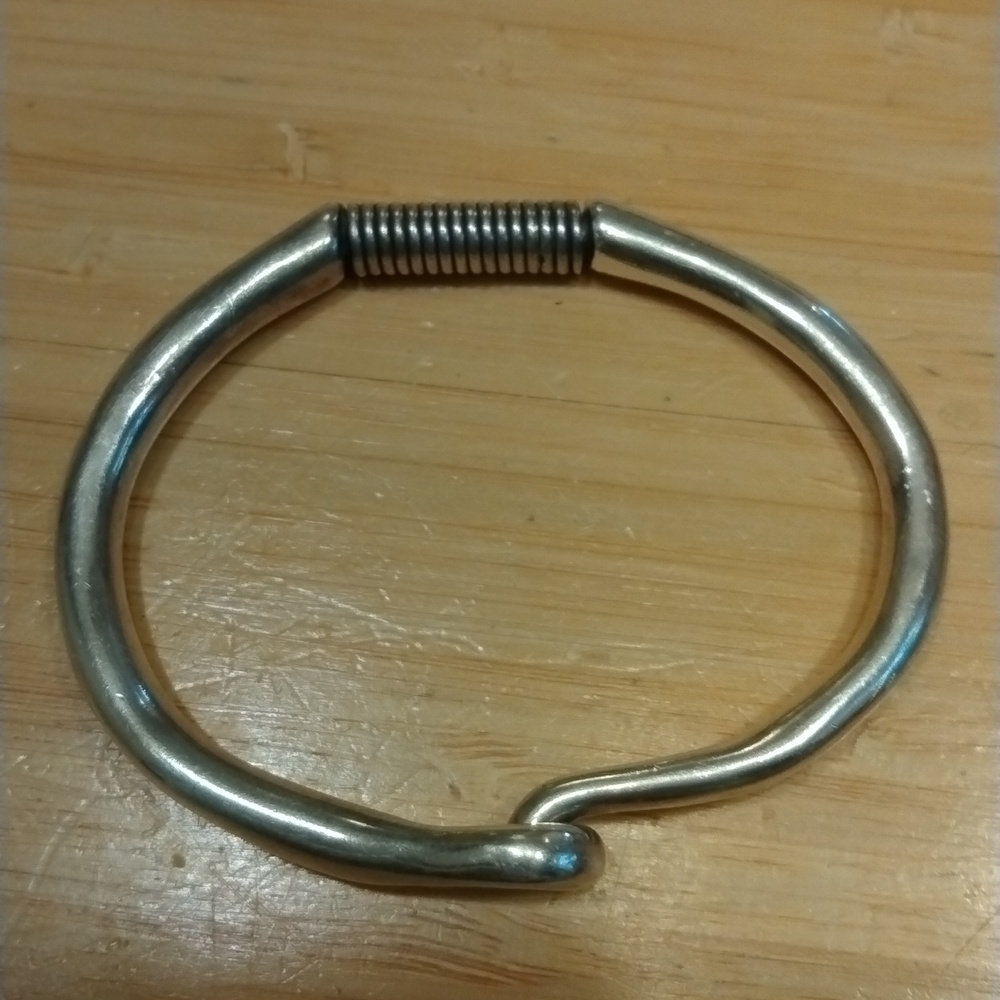 Silver plated bracelet by Uno de 50